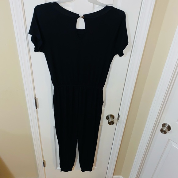 💣 🚨Black Short sleeve Jumpsuit w pockets & drawstring 🔥🙌🏾 Women Medium - Picture 4 of 4